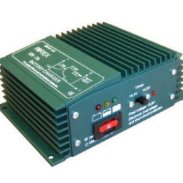 Akkumulátor töltő 12V 7A T127 automatikus, csepptöltéssel