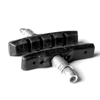 Fékbetét basic csavaros 70mm